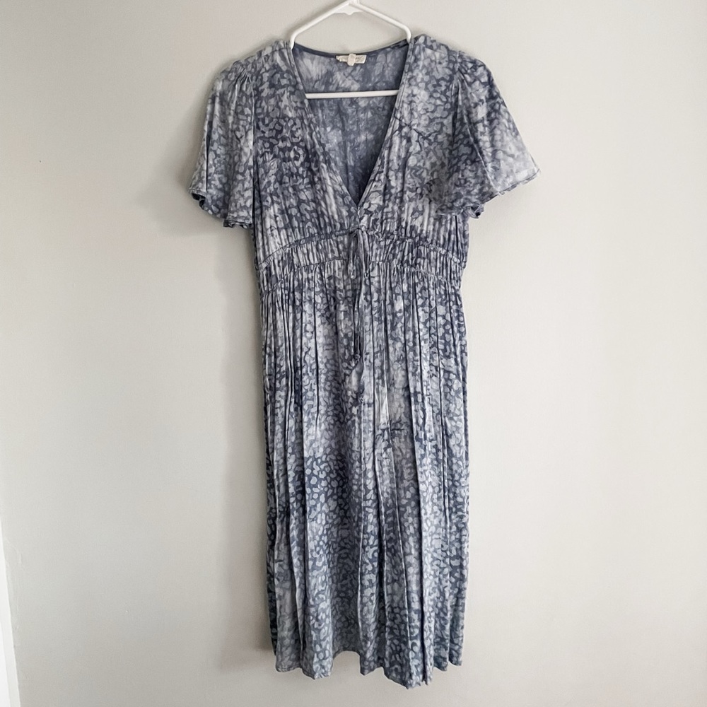 Gray and Blue Women's leopard print short sleeve babydoll dress. Size M. EUC